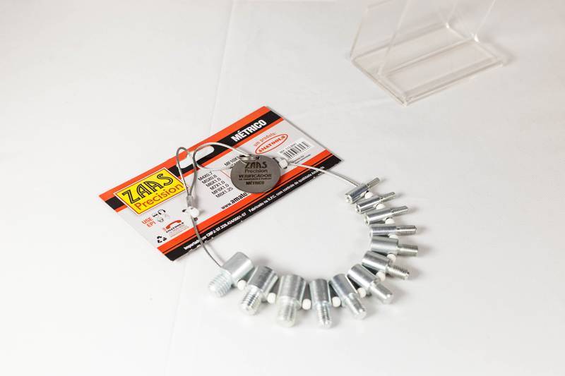 VERIFICADOR DE PARAFUSOS E PORCAS M4x0,7 A M12x1,75 12 PCS
